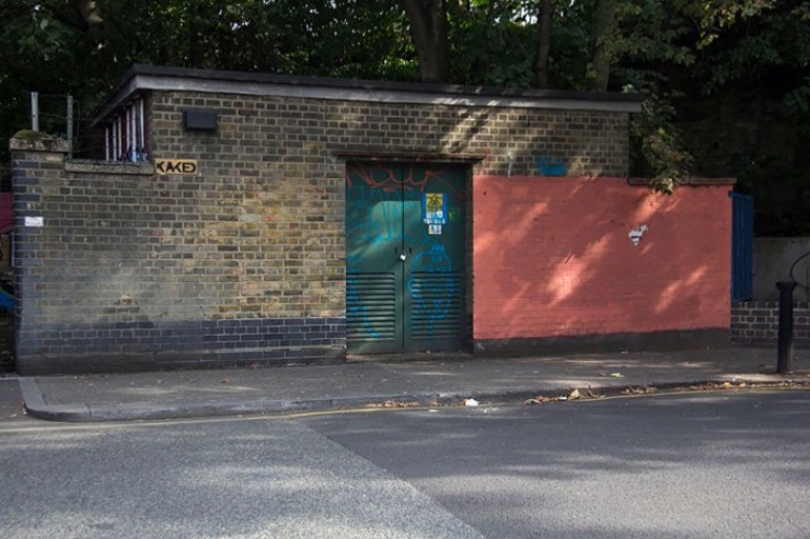 Illustration de l'article : For a year, a graffiti artist and a wall washer have been at war... Hilarious pictures!