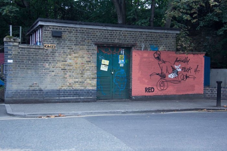 Illustration de l'article : For a year, a graffiti artist and a wall washer have been at war... Hilarious pictures!