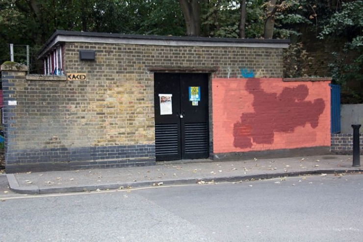 Illustration de l'article : For a year, a graffiti artist and a wall washer have been at war... Hilarious pictures!