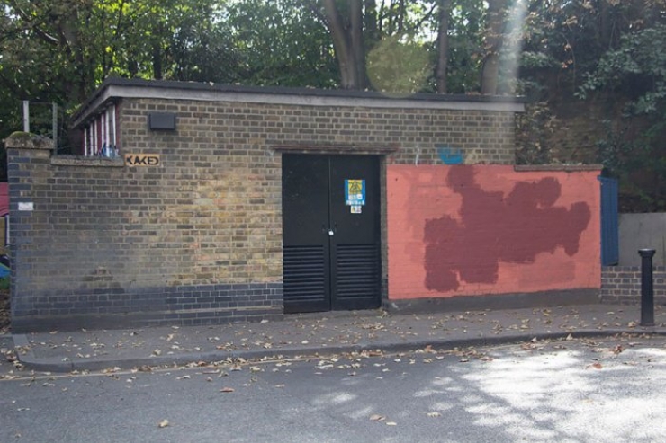 Illustration de l'article : For a year, a graffiti artist and a wall washer have been at war... Hilarious pictures!