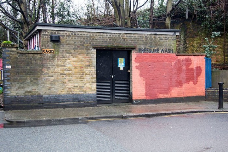 Illustration de l'article : For a year, a graffiti artist and a wall washer have been at war... Hilarious pictures!