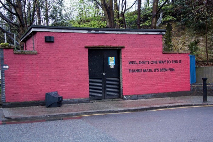 Illustration de l'article : For a year, a graffiti artist and a wall washer have been at war... Hilarious pictures!