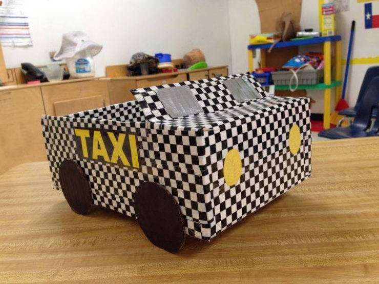 Illustration de l'article : Here are 15 ideas for kids' toys to make with some cardboard boxes... Some genius ideas!