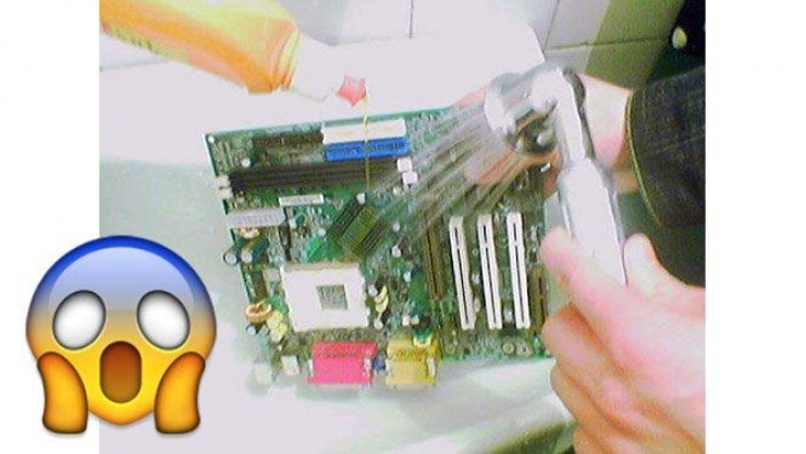 Illustration de l'article : Our parents and technology, they just don’t mix! Here are 15 photos to prove it...