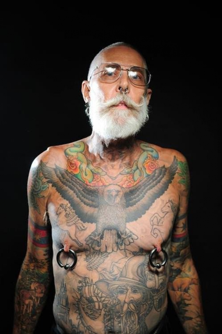 Illustration de l'article : What happens to tattoos when you get older?