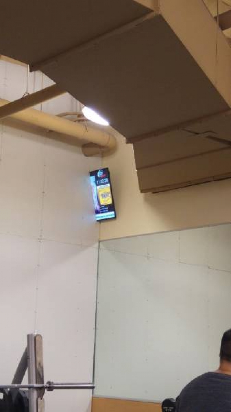 Illustration de l'article : These 17 professionals had one job to do... But they failed miserably!