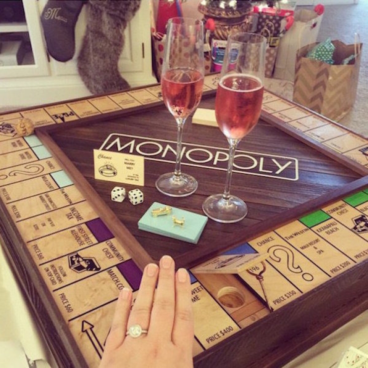 Illustration de l'article : He created his own version of Monopoly to propose to his girlfriend... This is adorable!