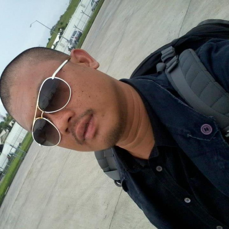 Illustration de l'article : When hit by a motorcyclist, this driver was furious, but when he saw what was on the ground, his heart sank!