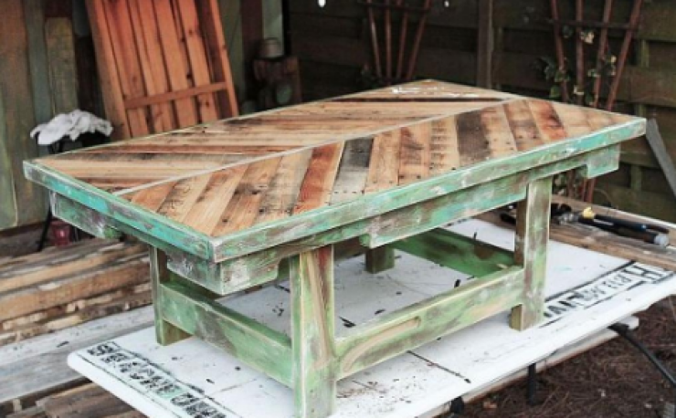 Illustration de l'article : These people collect pallets and turn them into amazing creations... Inspiration guaranteed!