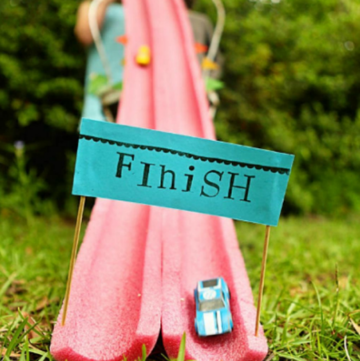 Illustration de l'article : Are you running out of ideas to keep your kids busy this summer? Here are 21 things that are very easy to make yourself…