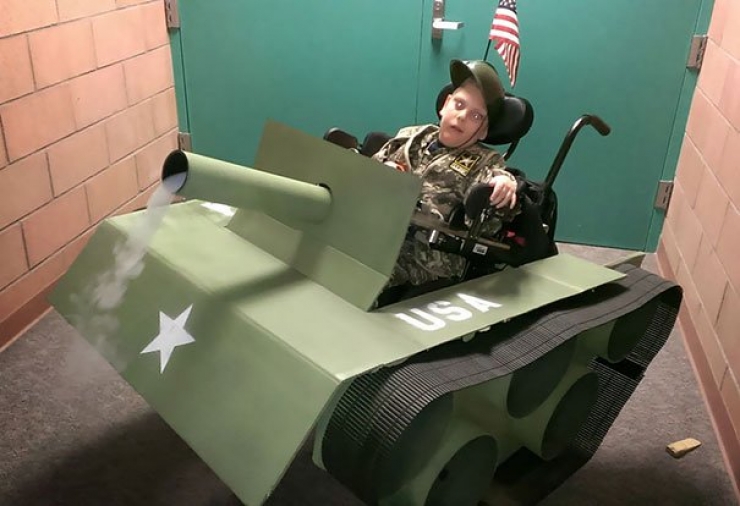 Illustration de l'article : A father will do anything for his child! These 17 photos prove it, and it's so cute...