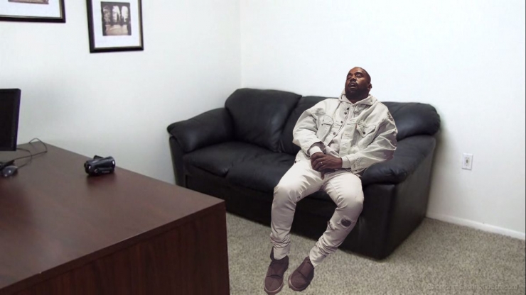 Illustration de l'article : Kanye West falls asleep and internet users have some fun Photoshopping him...