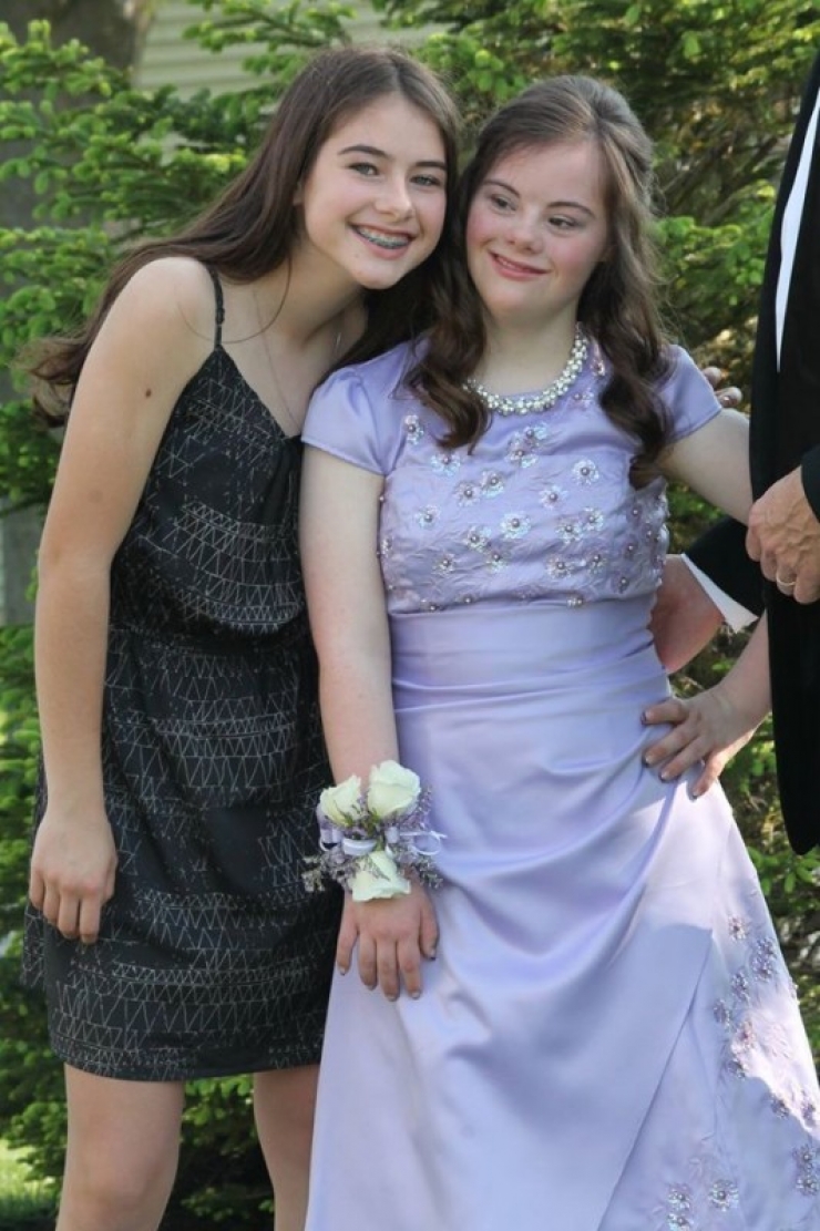 Illustration de l'article : 7 years later, he makes good on the promise he made this girl... Kudos to him!