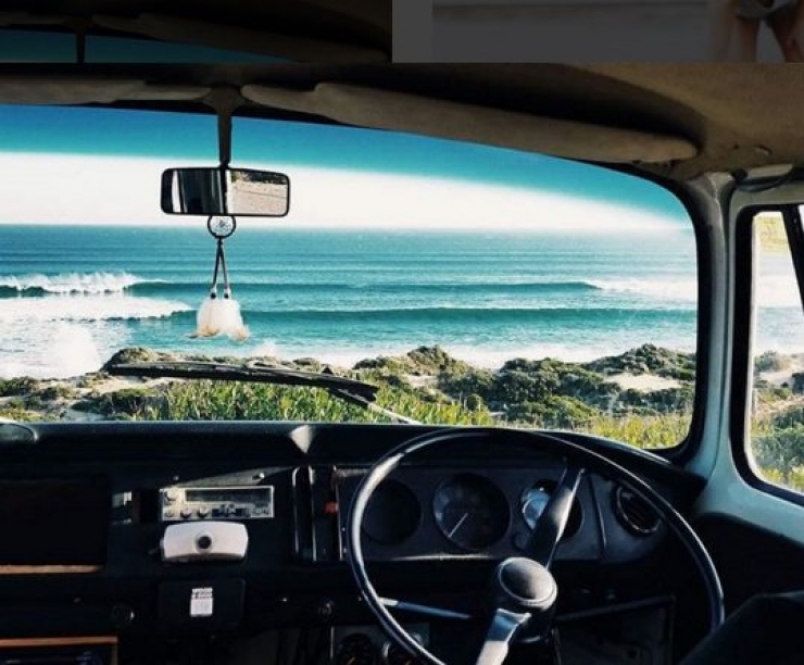 Illustration de l'article : These 5 couples dropped everything to go road tripping in just a van... Some pictures that will make you want to do the same!