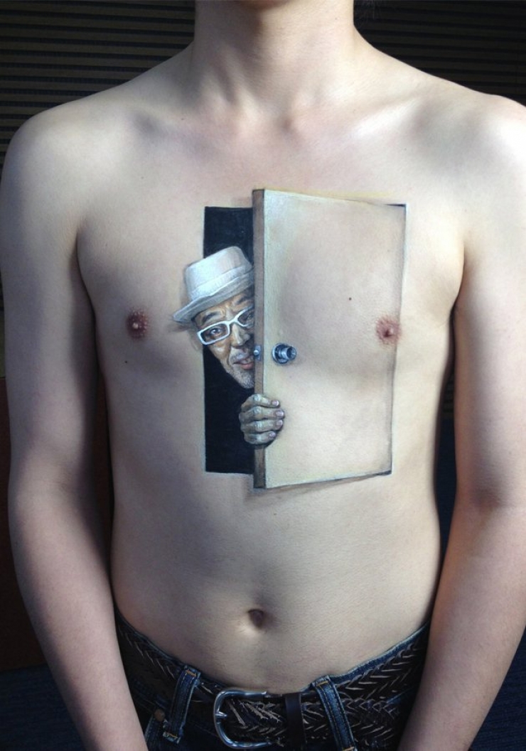 Illustration de l'article : These 25 tattoos of optical illusions may leave you with your mouth wide open!