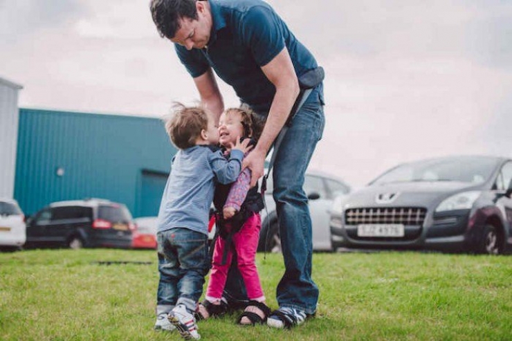 Illustration de l'article : This mom has revolutionized her disabled son’s life with this invention...