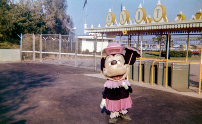 Illustration de l'article : 24 completely freaky mascots from the past!