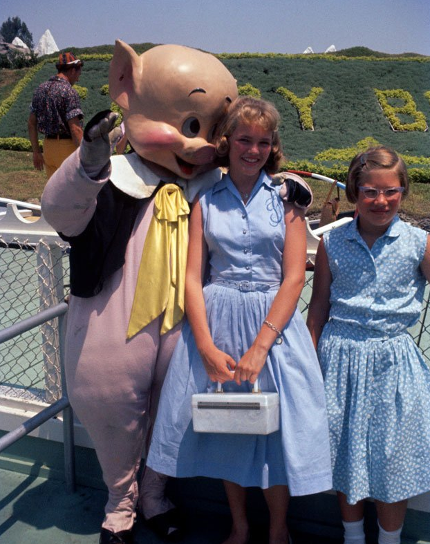 Illustration de l'article : 24 completely freaky mascots from the past!