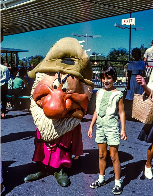 Illustration de l'article : 24 completely freaky mascots from the past!