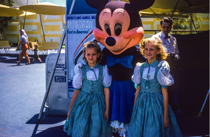 Illustration de l'article : 24 completely freaky mascots from the past!
