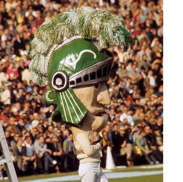 Illustration de l'article : 24 completely freaky mascots from the past!