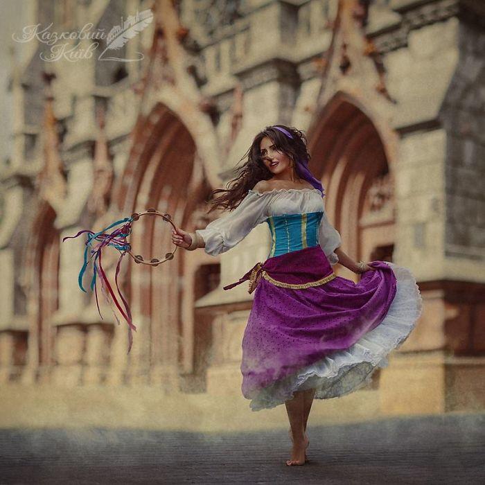 Illustration de l'article : 15 Disney heroes who left their world to join ours!