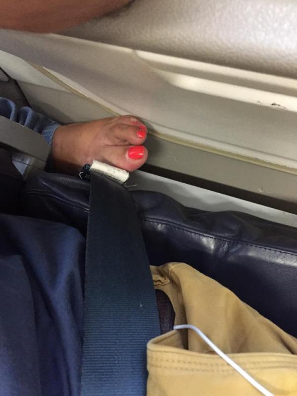 Illustration de l'article : The 13 worst people who might be seated next to you on a plane