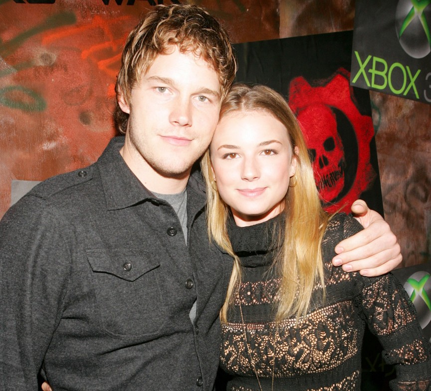 Illustration de l'article : 12 celebrities who play brothers and sisters on TV who are or were couples in real life