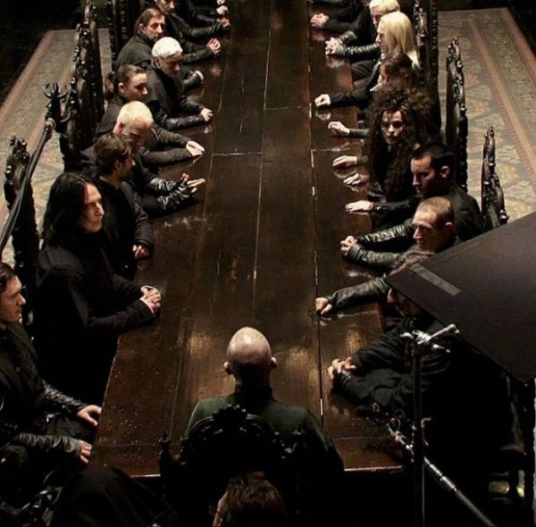 Illustration de l'article : Which of these 35 funny shots from the filming of Harry Potter are the funniest?