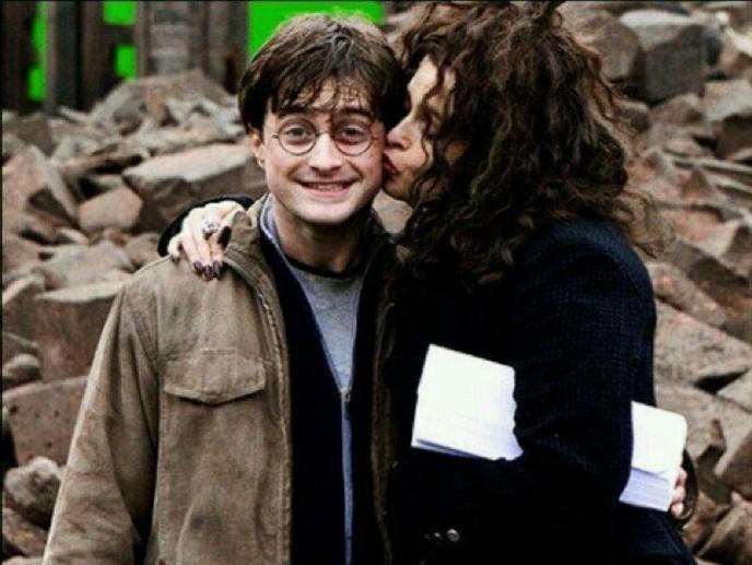 Illustration de l'article : Which of these 35 funny shots from the filming of Harry Potter are the funniest?