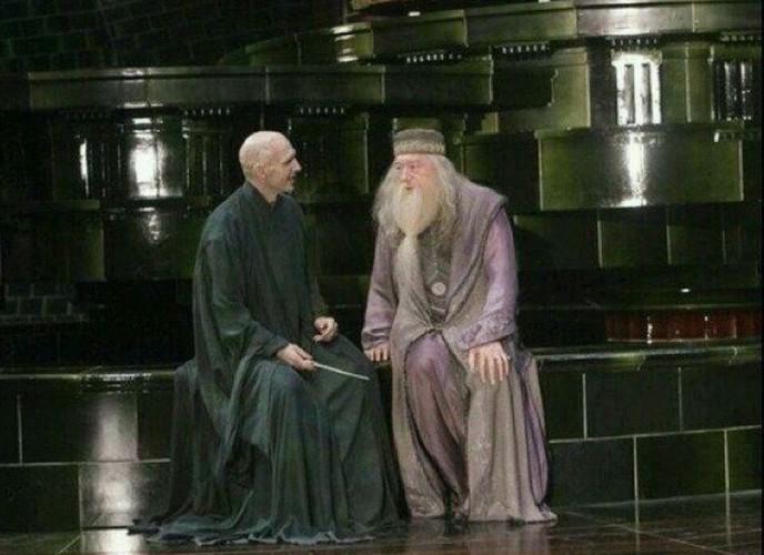 Illustration de l'article : Which of these 35 funny shots from the filming of Harry Potter are the funniest?