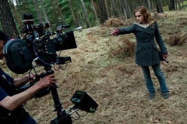 Illustration de l'article : Which of these 35 funny shots from the filming of Harry Potter are the funniest?