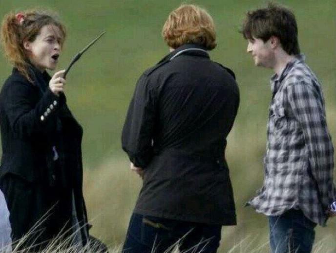 Illustration de l'article : Which of these 35 funny shots from the filming of Harry Potter are the funniest?
