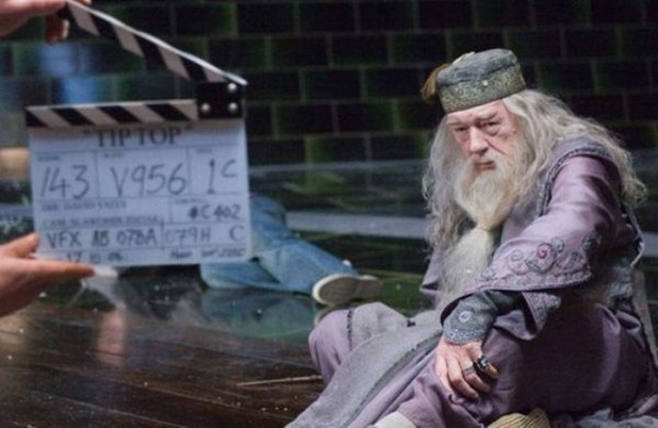Illustration de l'article : Which of these 35 funny shots from the filming of Harry Potter are the funniest?