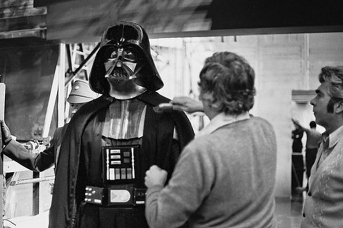 Illustration de l'article : 21 exclusive photos of actors on film sets!