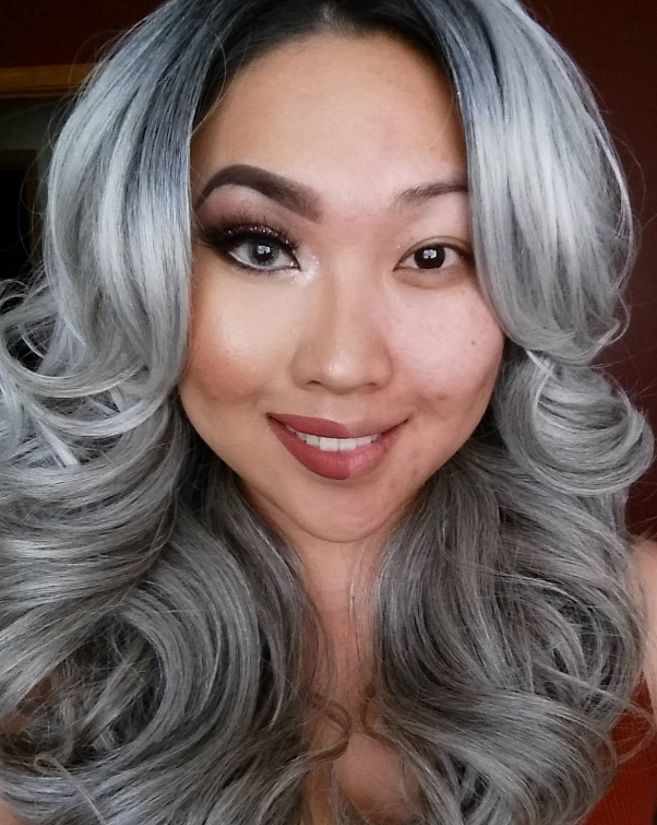 Illustration de l'article : 19 amazing new pictures of girls with and without makeup