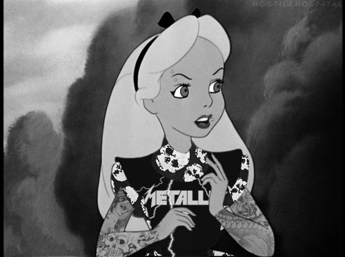 Illustration de l'article : Top 19 Disney princesses with tattoos and piercings in badass style!
