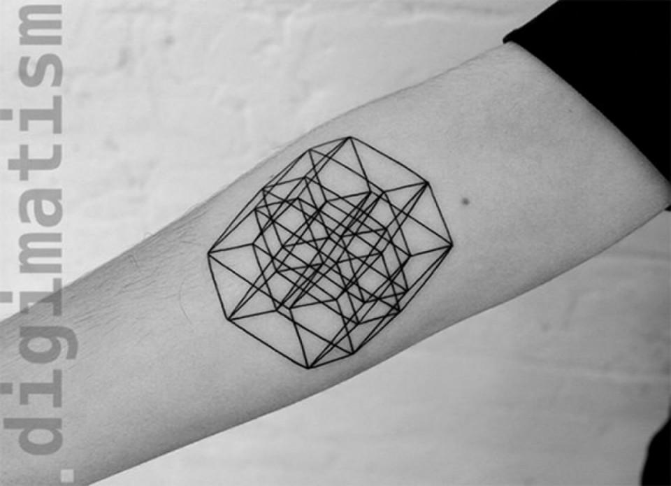 Illustration de l'article : 19 minimalist Blackwork tattoos that were made with a computer! Which ones are the craziest?
