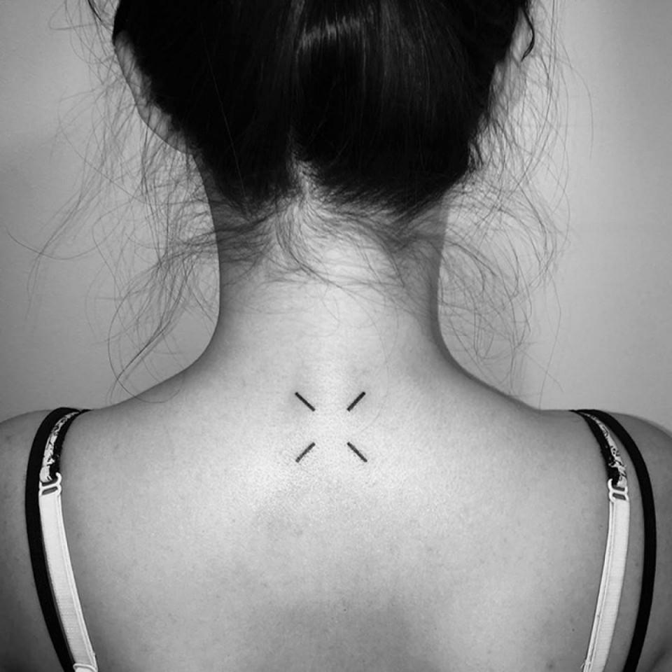 Illustration de l'article : 19 minimalist Blackwork tattoos that were made with a computer! Which ones are the craziest?