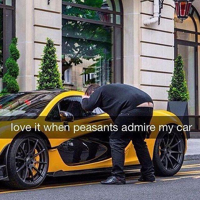 Illustration de l'article : 18 photos of parents who show off their fortune on social networks! Which ones are the most shocking?