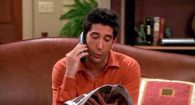 Illustration de l'article : The 9 worst things we did with our first cell phones!