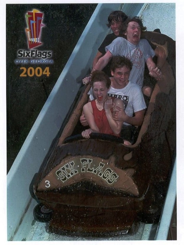 Illustration de l'article : Which of these 18 hilarious photos taken on amusement park rides are the most unusual?