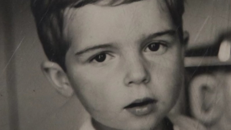 Illustration de l'article : This woman has spent ,000 to achieve the perfect look... What do you think, after seeing her before pictures?