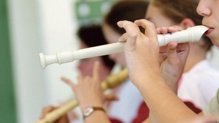 Illustration de l'article : 13 things we all used to do in school! Which ones do you recognize?