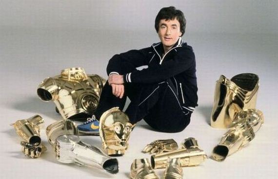 Illustration de l'article : Who’s hiding behind the mask of these 25 iconic characters?