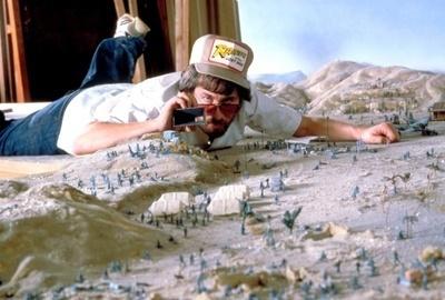 Illustration de l'article : 24 famous movie scenes that were filmed using realistic miniature models!