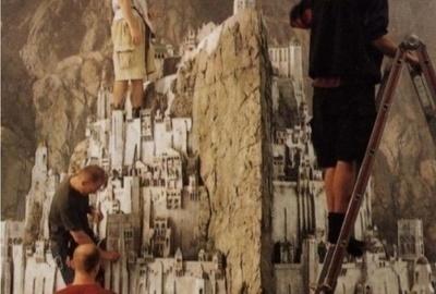Illustration de l'article : 24 famous movie scenes that were filmed using realistic miniature models!