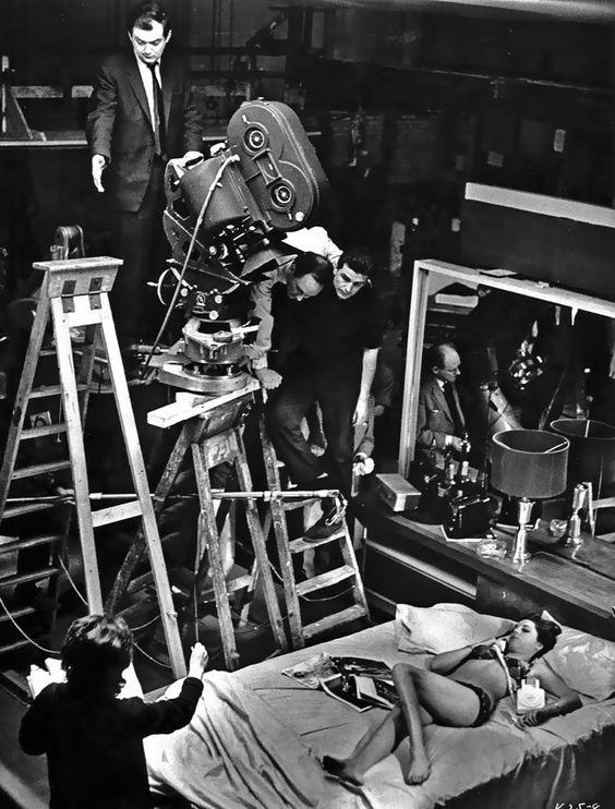 Illustration de l'article : 32 historic photos of movie scenes you've never seen before!