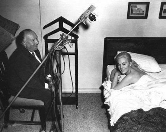 Illustration de l'article : 32 historic photos of movie scenes you've never seen before!