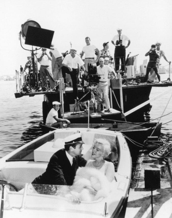 Illustration de l'article : 32 historic photos of movie scenes you've never seen before!